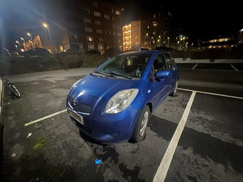 Begagnad 2006 Toyota Yaris Halvkombi | 26 000 kr (Marknadspris) - Bild 1/4