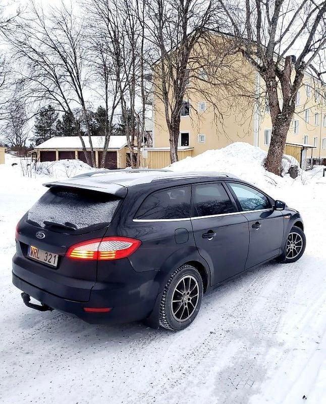 Begagnad Ford Mondeo 145 HK (106 kW) 2010 Svart Kombi