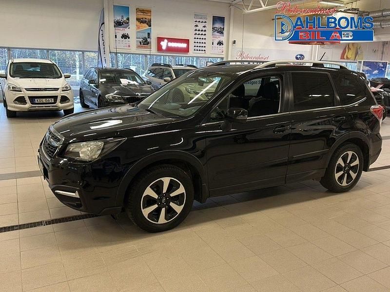 Svart Begagnad 2015 Subaru Forester SUV | 169 900 kr (Marknadspris) - Bild 1/4