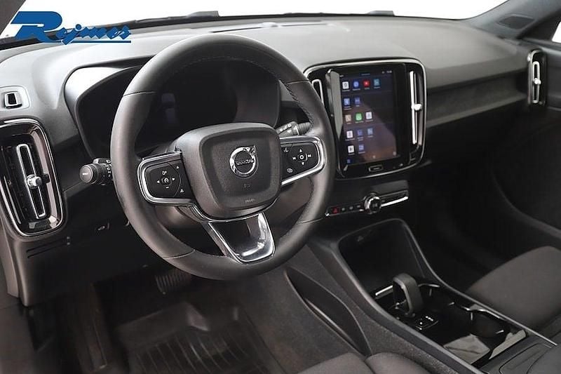 Begagnad Volvo XC40 Core 185 kW (252 HK) 2023 Ljusgrå SUV