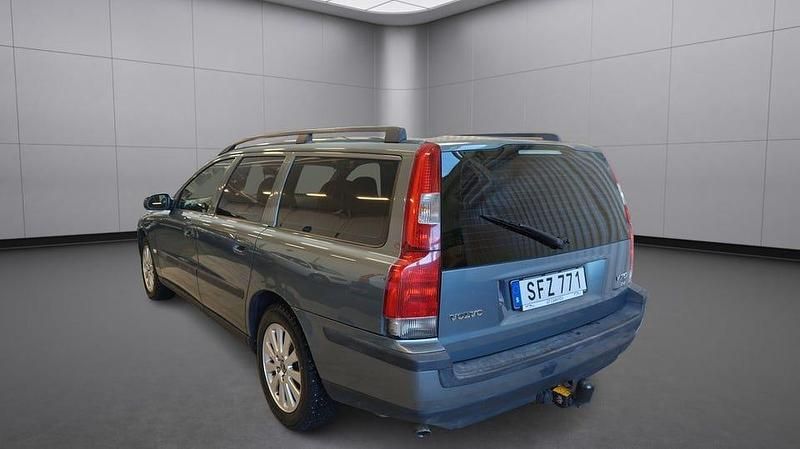 Begagnad Volvo V70 Business Edition 170 HK (125 kW) 2001 Grön Kombi