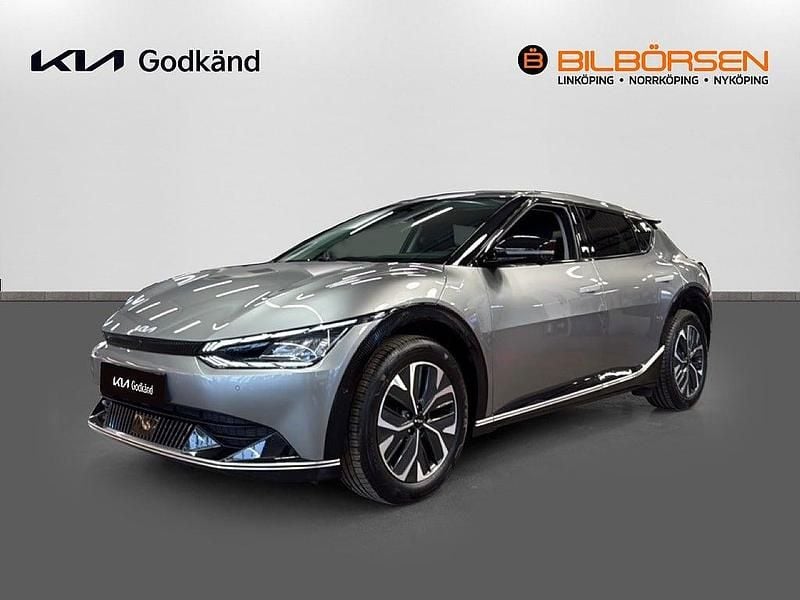 Grå Begagnad 2022 Kia EV6 Plus SUV | 369 900 kr (Marknadspris) - Bild 1/4
