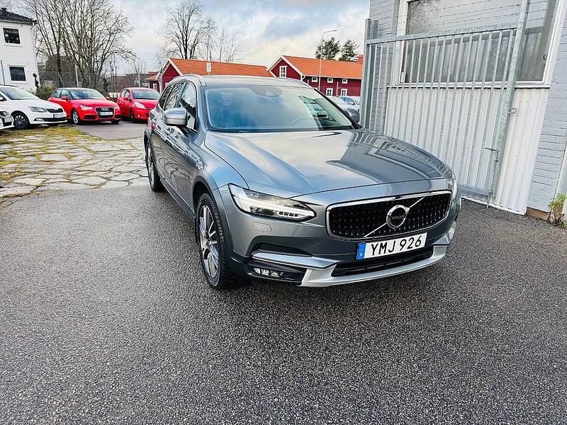 Grå Begagnad 2017 Volvo V90 CC Inscription Kombi | 269 900 kr (Bra pris) - Bild 1/4