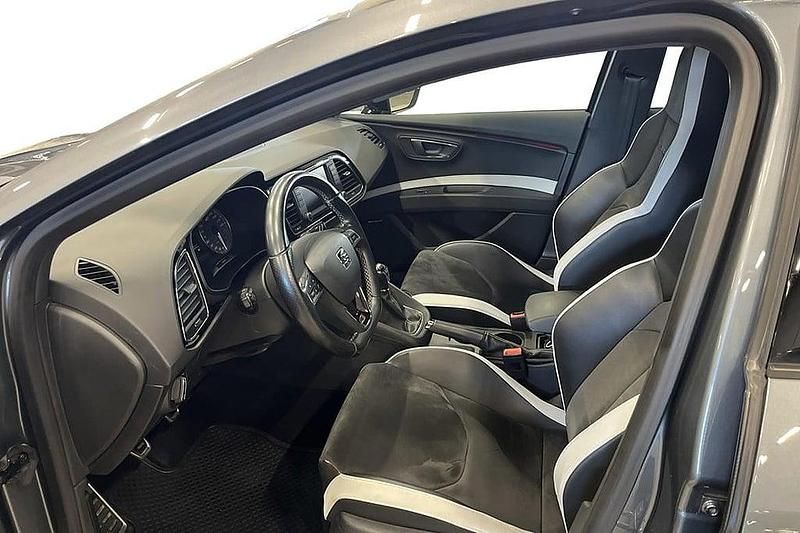 Begagnad Seat Leon CUPRA 294 HK (216 kW) 2016 Grå Halvkombi