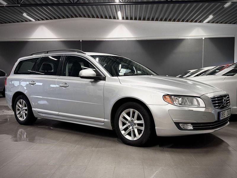 Silver Begagnad 2013 Volvo V70 Momentum Kombi | 129 900 kr (Lite dyr) - Bild 1/4