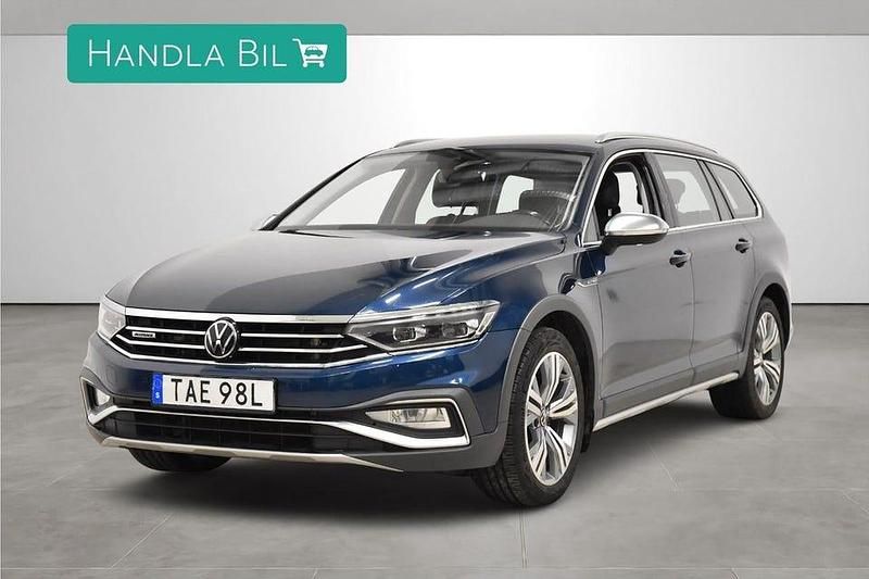Blå Begagnad 2020 VW Passat Alltrack Kombi | 244 900 kr (Marknadspris) - Bild 1/4