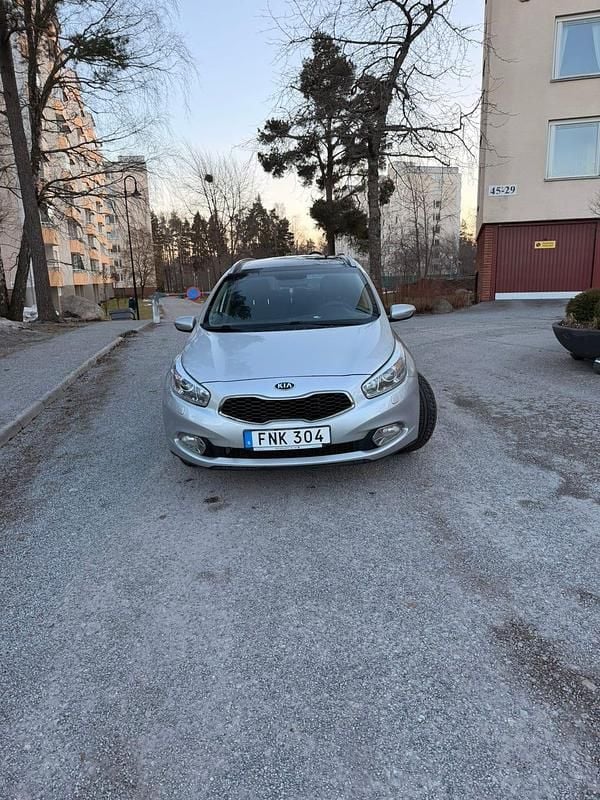 Begagnad Kia Ceed Sportswagon 128 HK (94 kW) 2015 Kombi