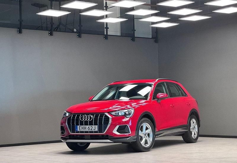 Röd Begagnad 2024 Audi Q3 Proline SUV | 379 900 kr (Lite dyr) - Bild 1/3