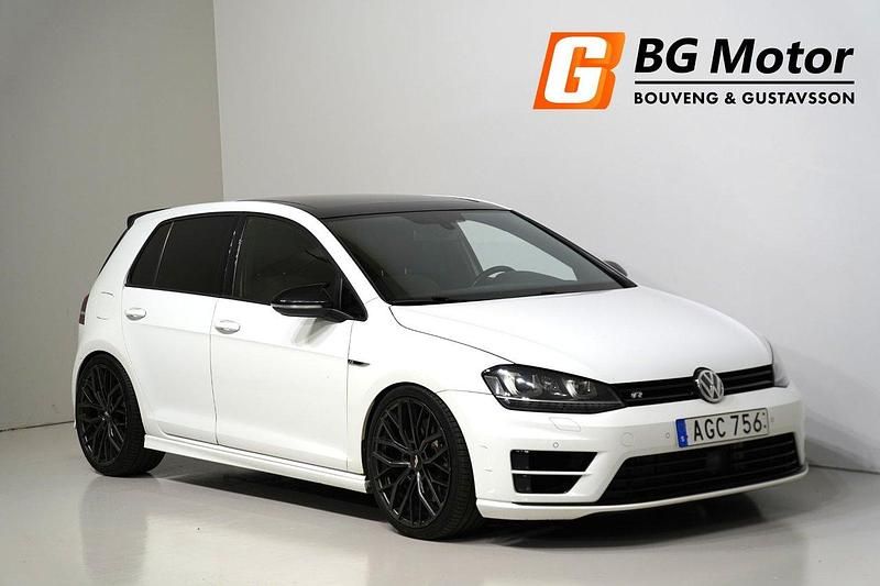 Vit Begagnad 2013 VW Golf VII R Halvkombi | 198 700 kr (Lite dyr) - Bild 1/4