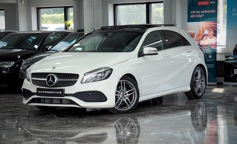 Silver Begagnad 2018 Mercedes A180 AMG Halvkombi | 174 900 kr (Marknadspris) - Bild 1/4