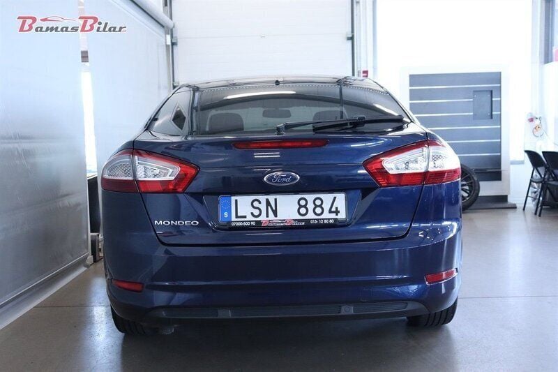 Begagnad Ford Mondeo Trend 161 HK (118 kW) 2011 Blå Halvkombi