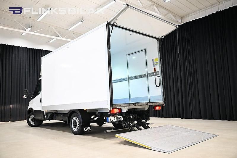 Begagnad Iveco Daily 136 HK (100 kW) 2023 Vit