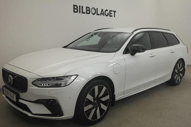 Vit Begagnad 2024 Volvo V90 Plus Kombi | 509 800 kr (Marknadspris) - Bild 1/4