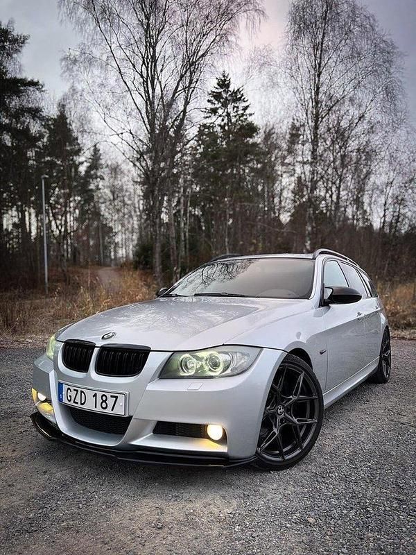 Grå Begagnad 2008 BMW 335 Comfort Edition Kombi | 170 000 kr (Lite dyr) - Bild 1/4