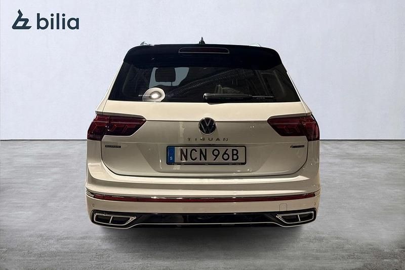 Begagnad VW Tiguan Allspace 203 HK (149 kW) 2023 Vit SUV