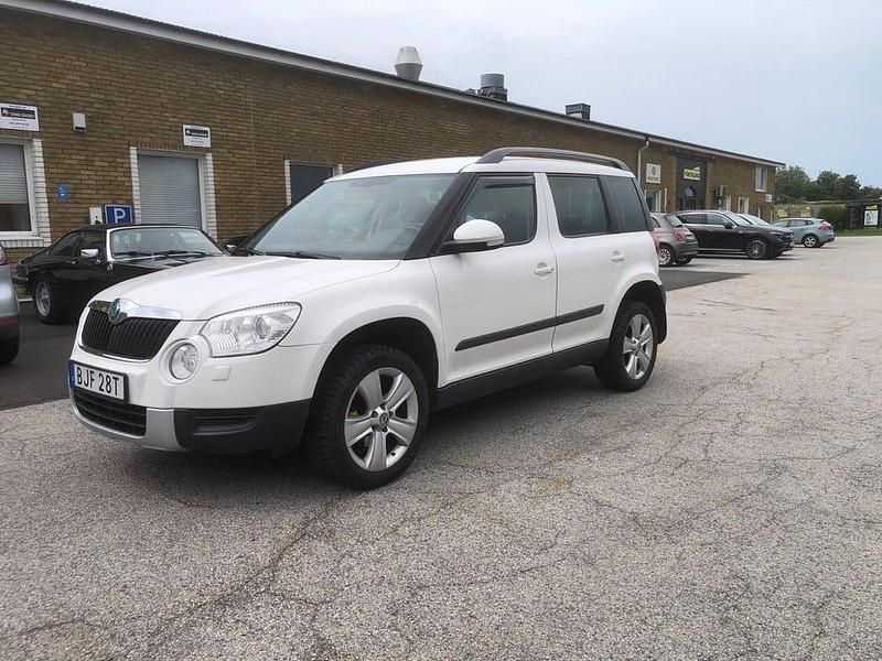 Vit Begagnad 2012 Skoda Yeti Experience SUV | 59 000 kr (Marknadspris) - Bild 1/4