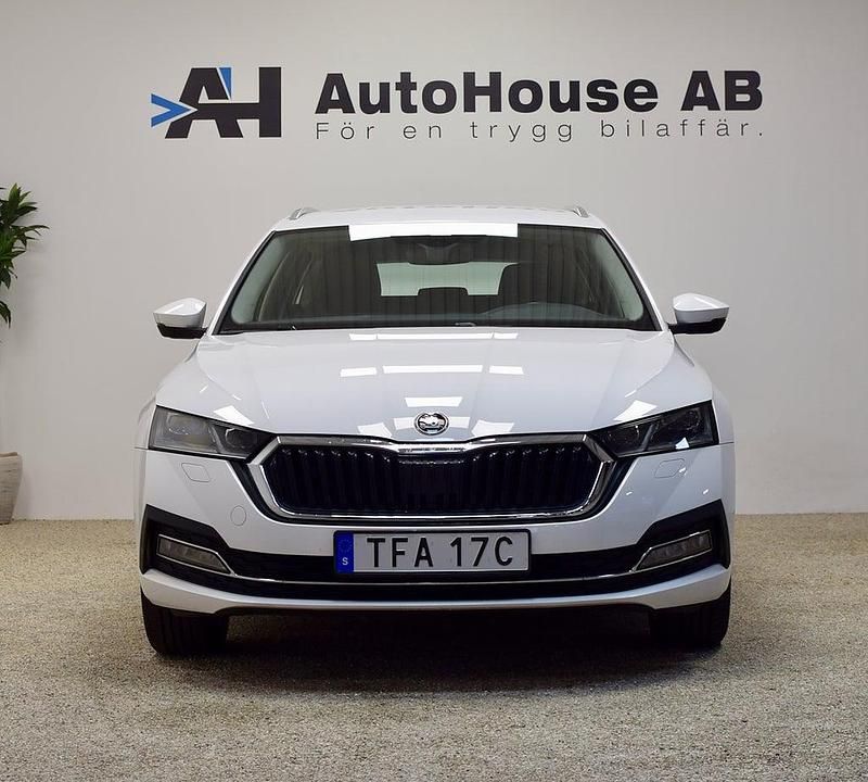 Begagnad Skoda Octavia Style 110 HK (80 kW) 2022 Vit Kombi
