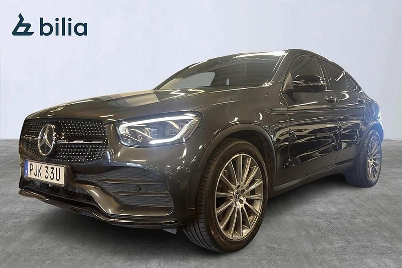 Grå Begagnad 2020 Mercedes GLC300 AMG Sportkupé | 459 000 kr - Bild 1/4