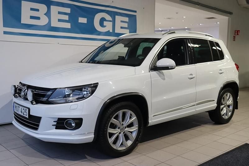 Vit Begagnad 2014 VW Tiguan R-line SUV | 135 000 kr (Marknadspris) - Bild 1/4