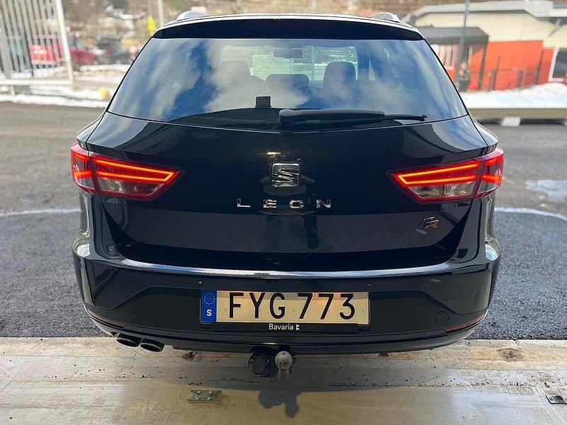 Begagnad Seat Leon ST FR 150 HK (110 kW) 2014 Svart Kombi
