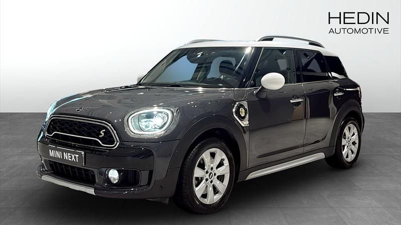 Grå (grey) Begagnad 2018 Mini Countryman SUV | 238 700 kr (Bra pris) - Bild 1/4