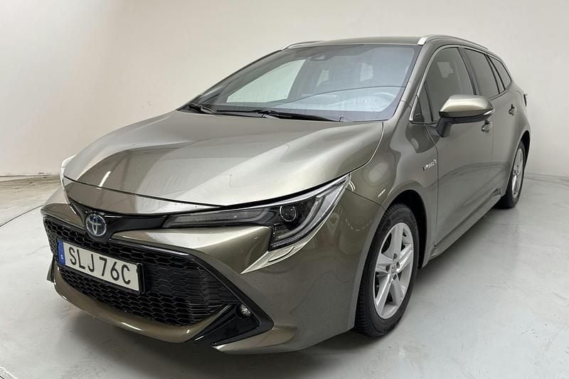 Grön Begagnad 2021 Toyota Corolla Style Kombi | 240 000 kr (Bra pris) - Bild 1/4