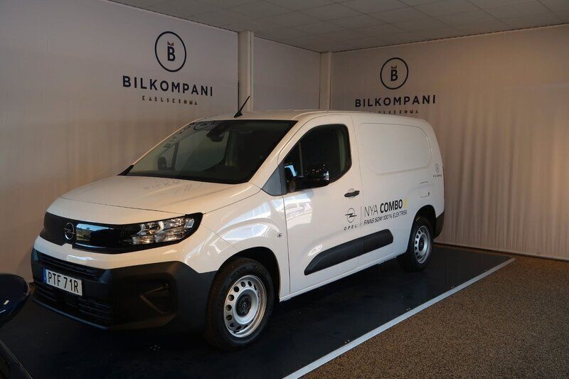 Vit Begagnad 2024 Opel Combo Elite Minibuss | 259 900 kr (Marknadspris) - Bild 1/4