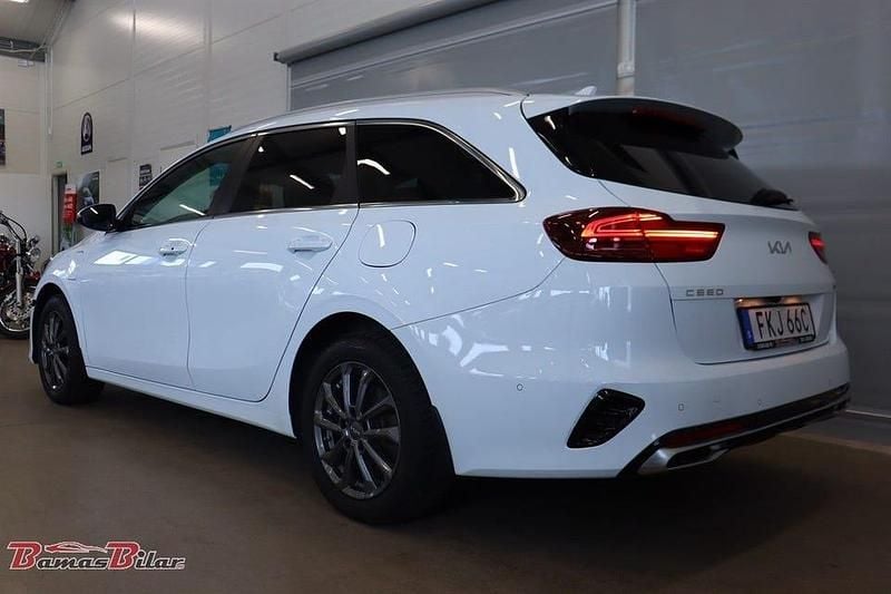 Begagnad Kia Ceed Sportswagon 142 HK (104 kW) 2022 Vit Kombi