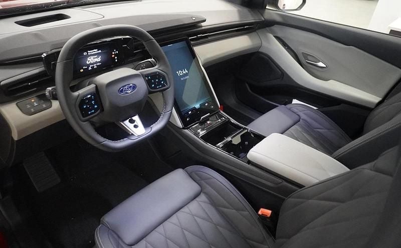 Begagnad Ford Capri Premium 250 kW (340 HK) 2025 Okänd Halvkombi