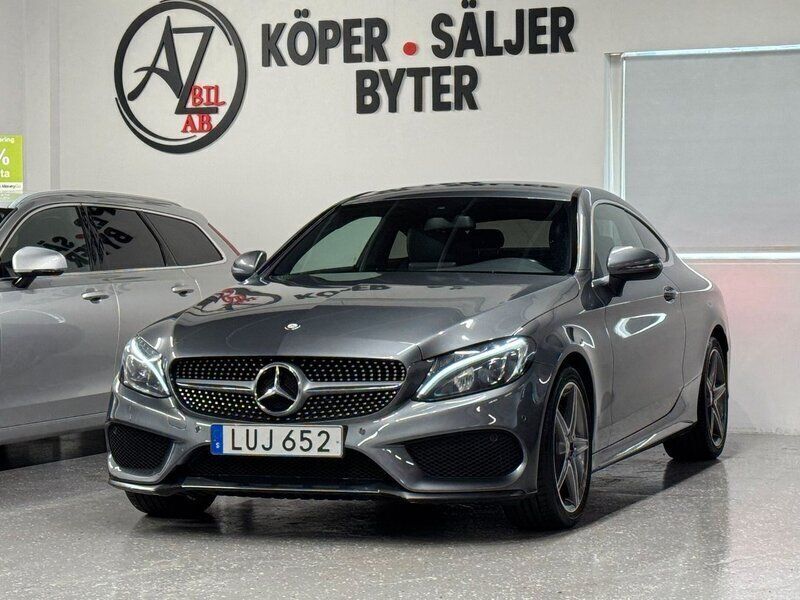 Grå Begagnad 2016 Mercedes C220 AMG line Sportkupé | 224 900 kr (Marknadspris) - Bild 1/4