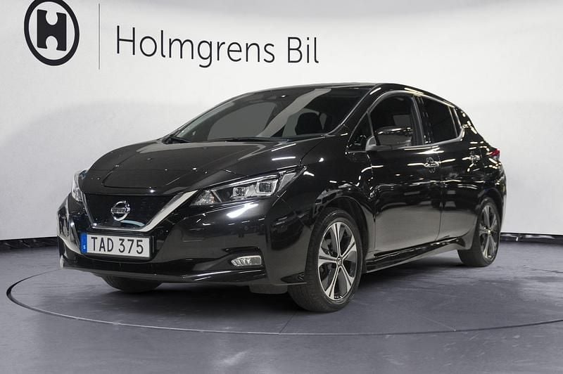 Svart Begagnad 2021 Nissan Leaf N-Connecta Halvkombi | 199 800 kr (Marknadspris) - Bild 1/4