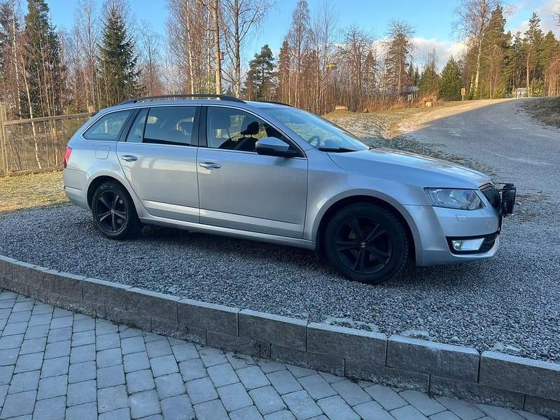 Begagnad Skoda Octavia 110 HK (80 kW) 2015 Kombi