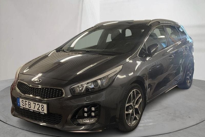 Grå Begagnad 2018 Kia Ceed GT-Line | 169 900 kr - Bild 1/4