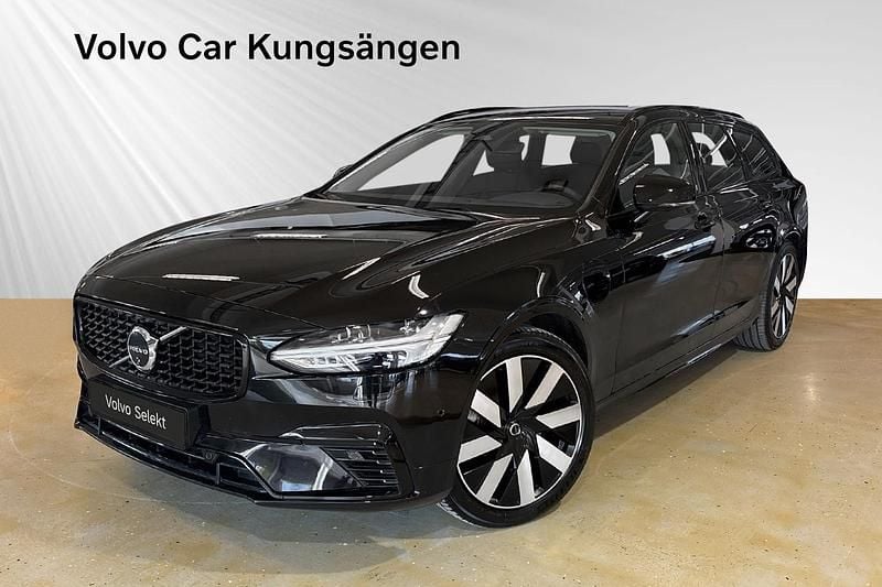 Begagnad Volvo V90 350 HK (257 kW) 2025 Svart Kombi