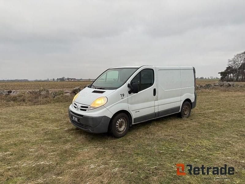 Vit Begagnad 2010 Nissan Primastar Minibuss | 1 000 kr - Bild 1/4