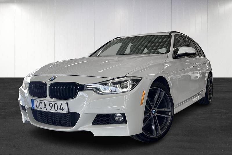 Vit (white) Begagnad 2018 BMW 320 M Sport Kombi | 249 900 kr (Marknadspris) - Bild 1/4