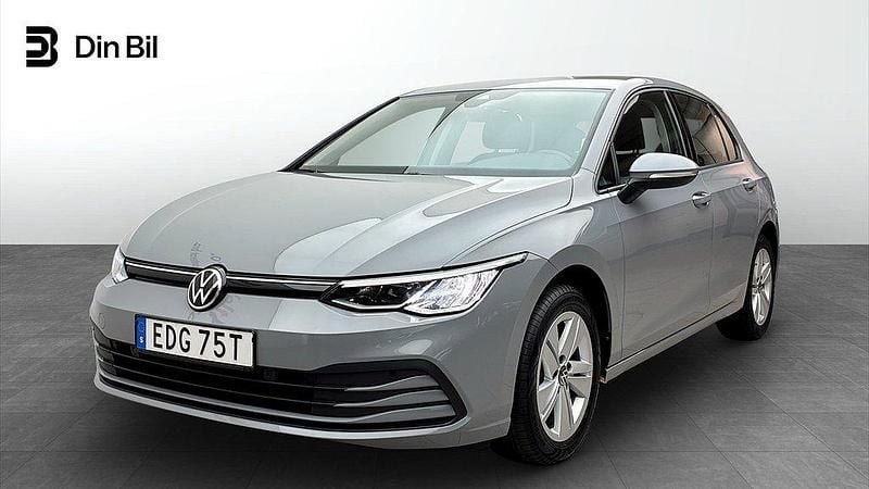 Grå Begagnad 2020 VW Golf VIII Kombi | 229 900 kr (Marknadspris) - Bild 1/4