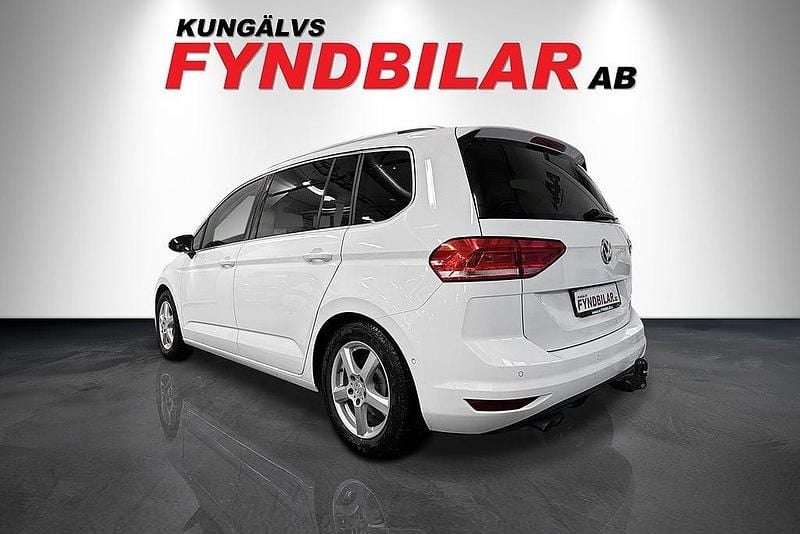 Begagnad VW Touran 180 HK (132 kW) 2017 Vit Minibuss