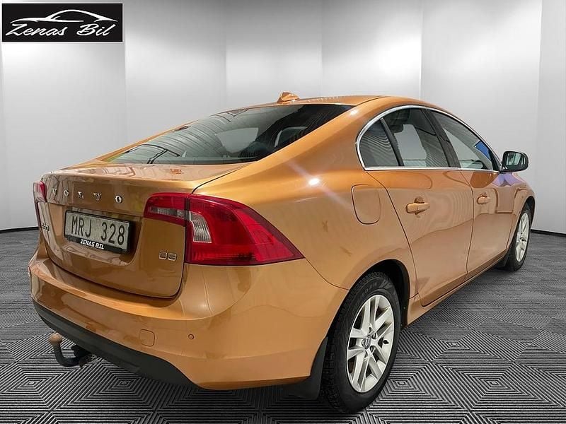 Begagnad Volvo S60 Momentum 163 HK (119 kW) 2011 Brun Sedan