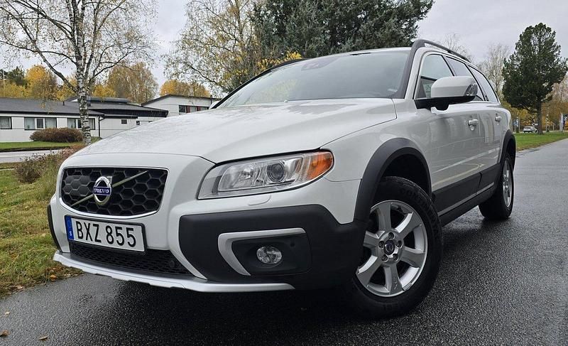 Vit Begagnad 2014 Volvo XC70 Momentum Kombi | 209 000 kr (Marknadspris) - Bild 1/4