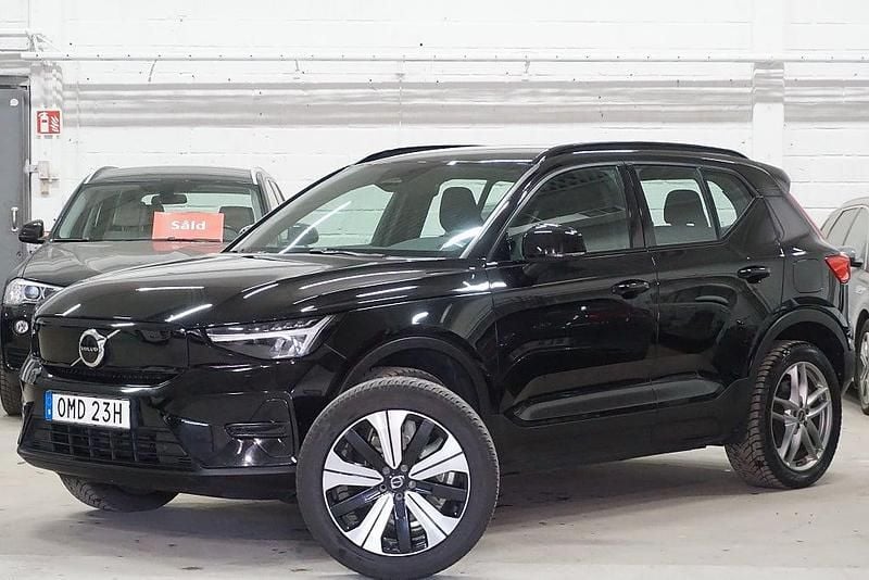 Begagnad Volvo XC40 Core 169 kW (231 HK) 2022 Svart SUV