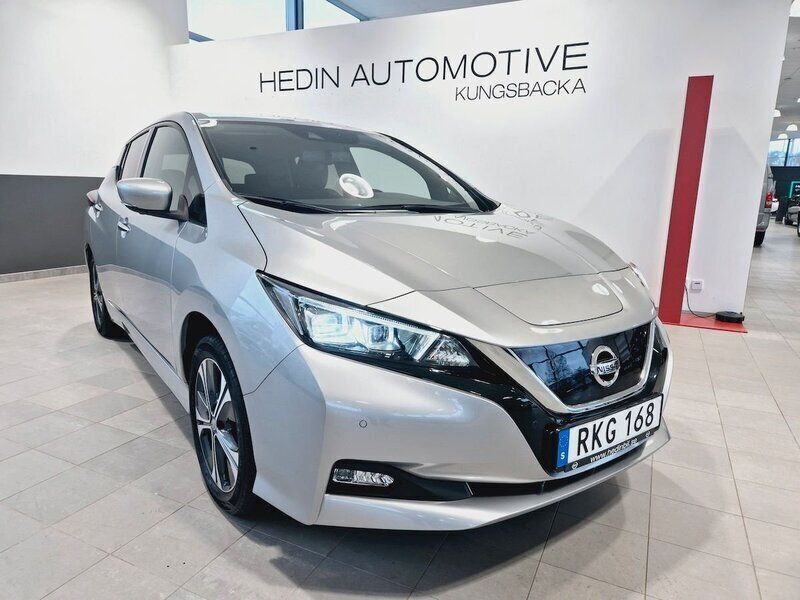 Silver Begagnad 2021 Nissan Leaf N-Connecta Halvkombi | 249 900 kr (Dyr) - Bild 1/4
