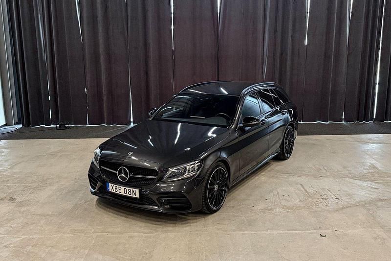 Grå Begagnad 2020 Mercedes C220 AMG Kombi | 319 900 kr (Marknadspris) - Bild 1/4