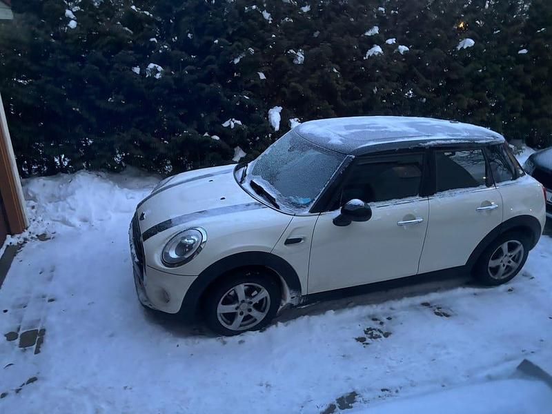 Begagnad 2017 Mini Cooper D Halvkombi | 175 000 kr (Dyr) - Bild 1/1