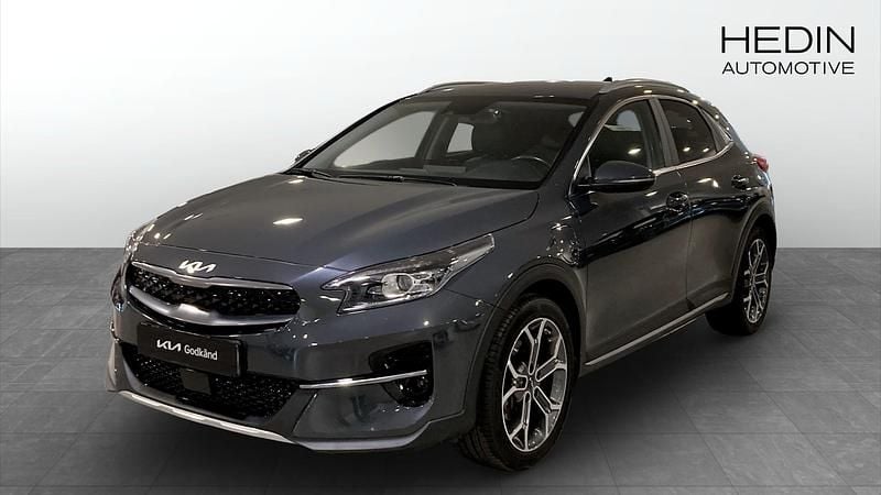 Grå (grey) Begagnad 2022 Kia XCeed Advance SUV | 249 900 kr (Marknadspris) - Bild 1/4