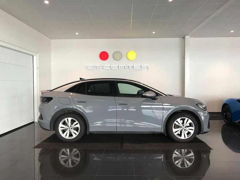 Grå Begagnad 2022 VW ID.5 Pro Performance SUV | 309 900 kr (Marknadspris) - Bild 1/4