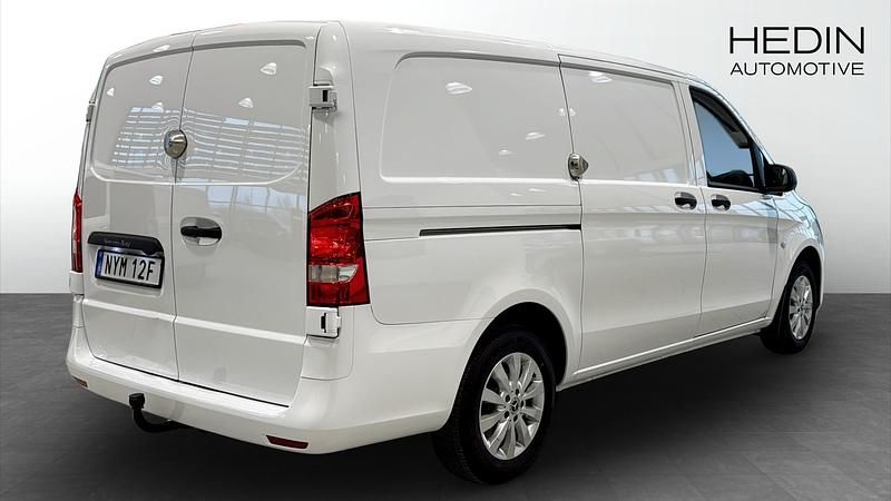 Begagnad Mercedes Vito 163 HK (119 kW) 2023 Svart Van