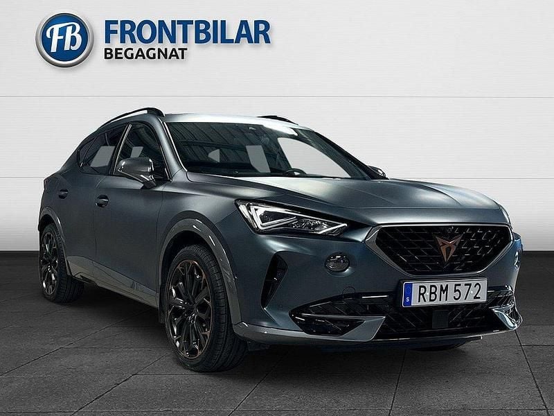 Grå Begagnad 2023 Cupra Formentor VZ SUV | 329 900 kr (Marknadspris) - Bild 1/3