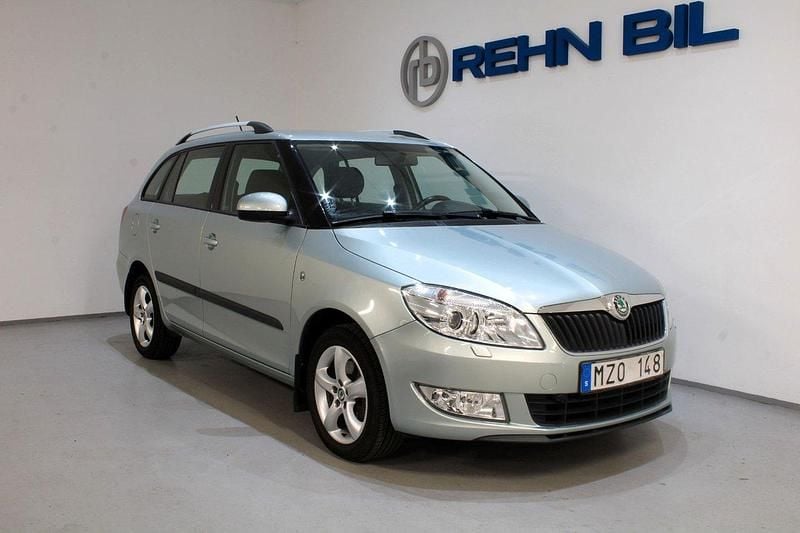 Ljusgrön Begagnad 2012 Skoda Fabia Kombi | 119 000 kr (Dyr) - Bild 1/4