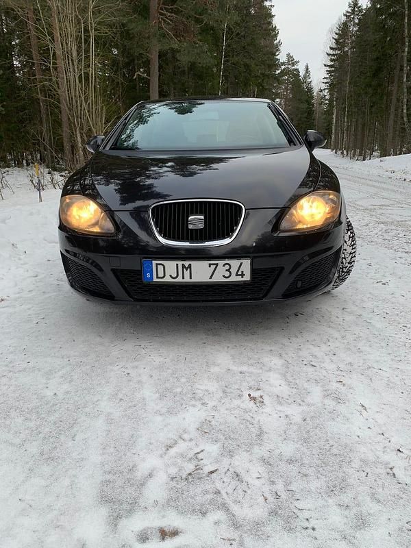 Begagnad Seat Leon 102 HK (75 kW) 2010 Halvkombi
